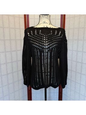 Pretty Sweater - NWOT - Size XS